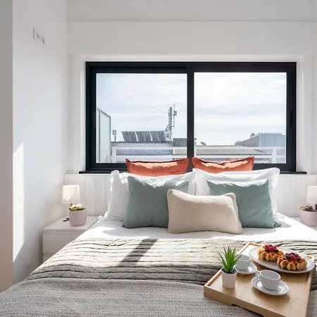 Apartamento Sunny Bright Flat W Balcony - Ace Location *